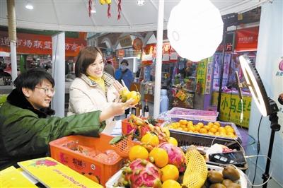 菜市场直播带货(农贸市场直播卖菜)